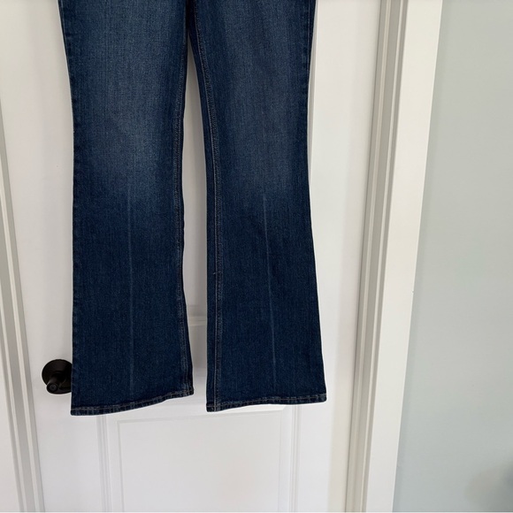 NWT Old Navy High Rise Flare Jeans Size 4 - Picture 4 of 7